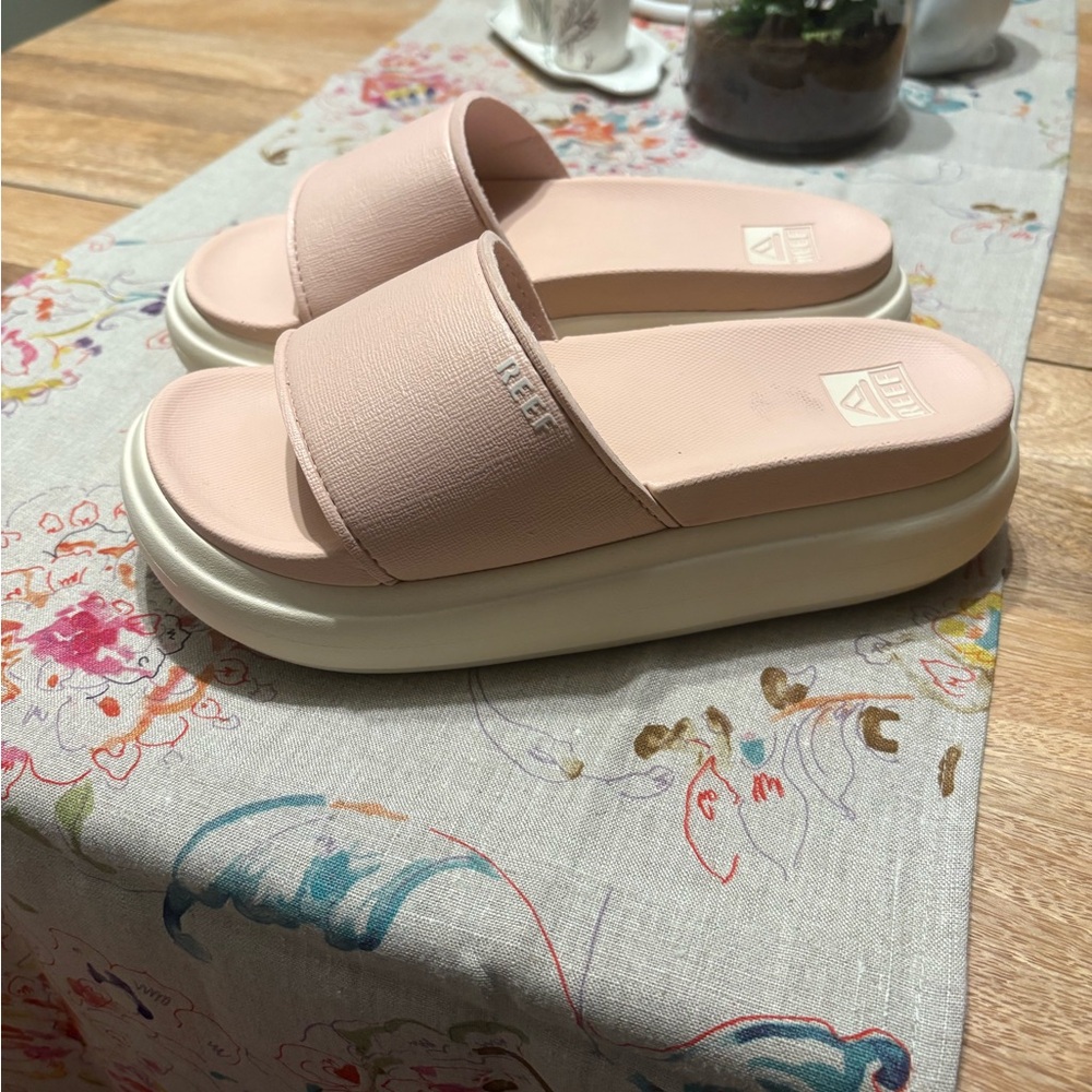 Reef Women's Pink Slide Sandals